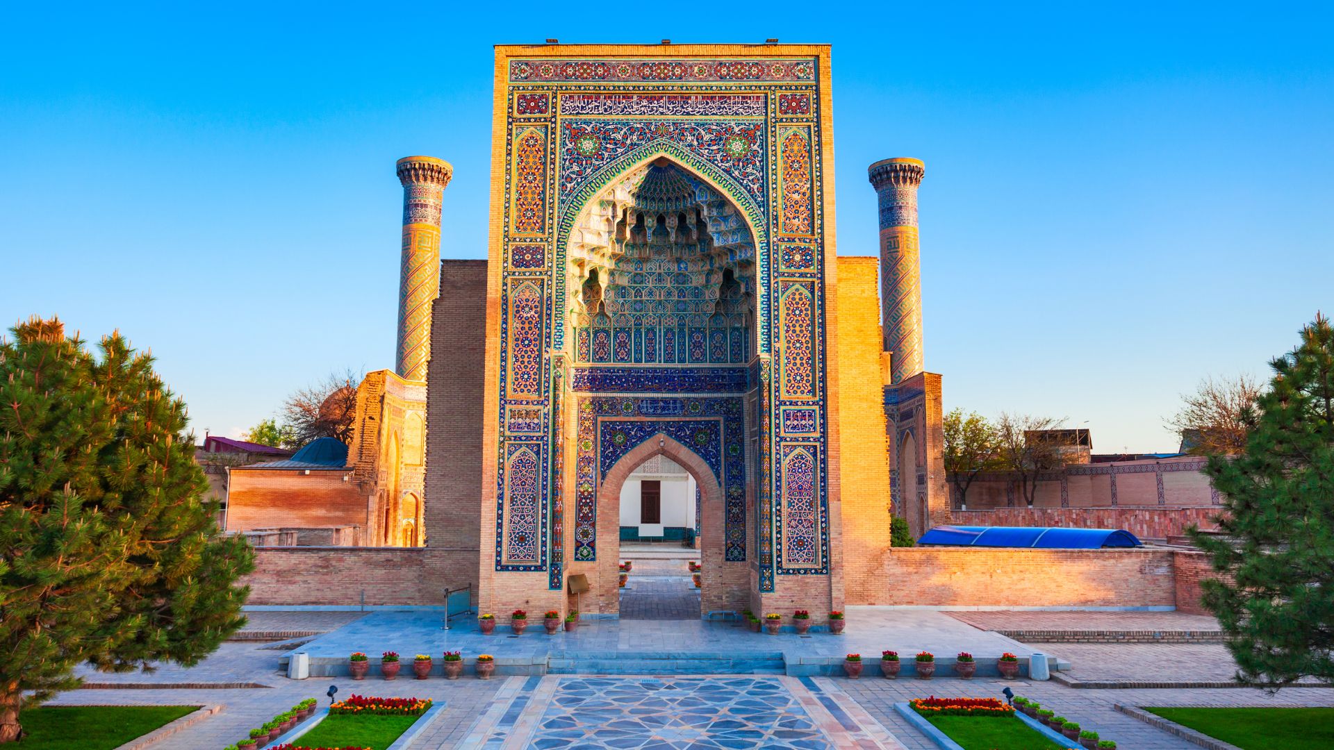 Uzbekistan cu insotitor de grup Circuit Uzbekistan: Aventura pe Ruta Matasii 16-29 Mai 2026