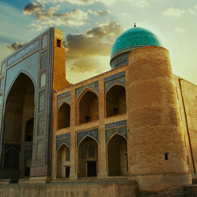 Circuit Uzbekistan: Aventura pe Ruta Matasii 16-29 Mai 2026